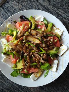 Foto principal de Ensalada templada con vinagreta de miel y mostaza
