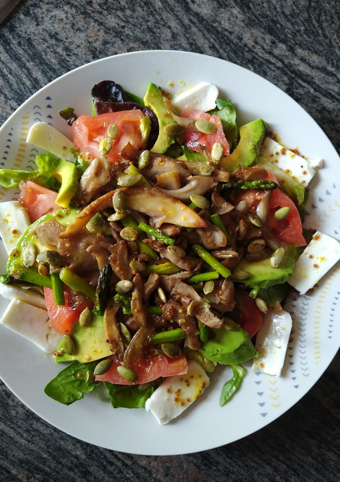 Una foto de Ensalada templada con vinagreta de miel y mostaza