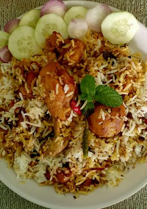 চিকেন বিরিয়ানি (Chicken biriyani recipe in bengali) রেসিপির প্রধান ছবি