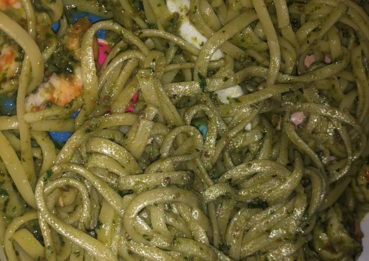Spaghetti saus pesto ala indonesia
