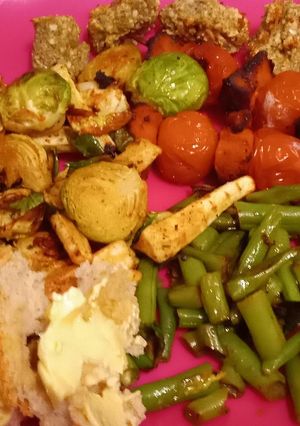 A picture of Loaded vegetables with sweet chilli chicken skewers. Airfryer.