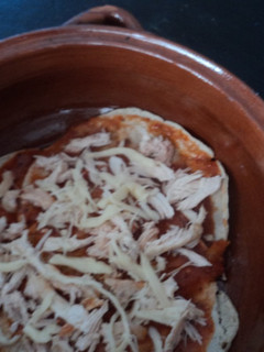 Una foto de Enchiladas de cazuela con pechuga deshebrada doña Tere Correa