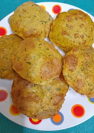 A picture of 20 Minute Breakfast ---- Matar Puri (Fresh Green Peas Puris).
