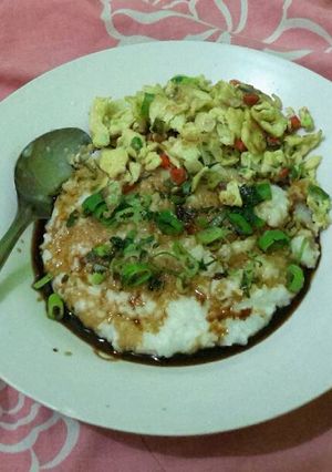 Foto resep Bubur nasi with telur dadar orek