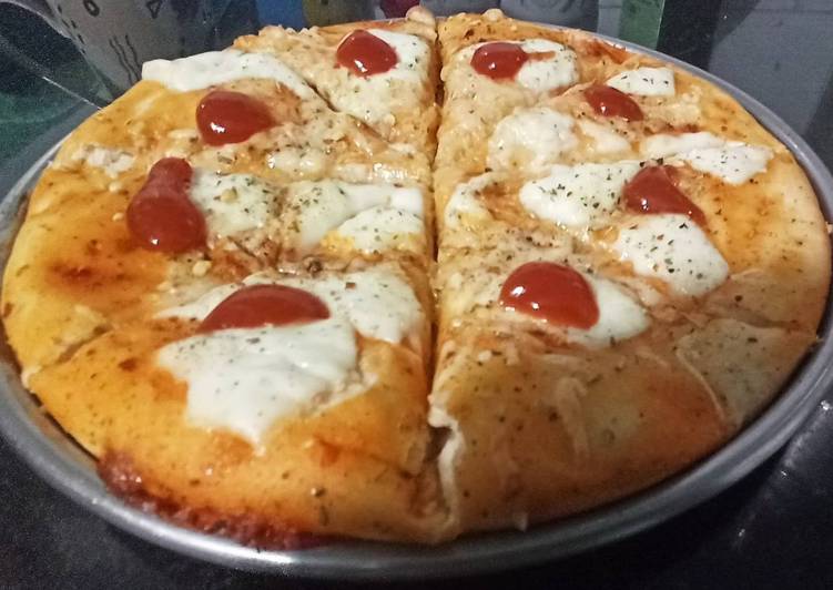 Recipe of Perfect Margarita pizza