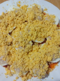 Una foto de Huevos rellenos con bechamel