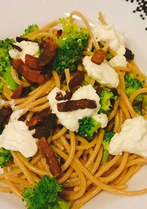 Foto de Spaghetti integral com brócolis