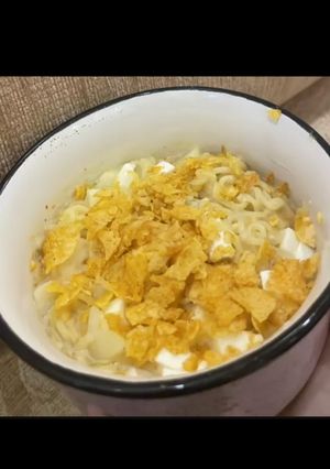 صورة لوصفة -اندومي بخلطة البيض المسلوق اللذيذة 🍜😋!