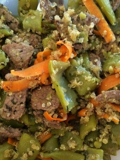 Una foto de Ternera con judías y quinoa