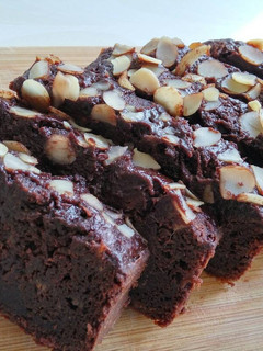 Foto resep Brownies Pisang Putih Telur Super Moist and Fudgy