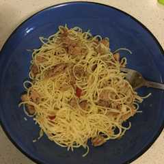 A picture of Spaghetti aglio olio Tuna.