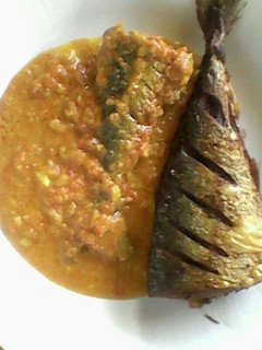 A picture of Fried fish in coconut milk.