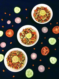 A picture of Crunchy Salad.