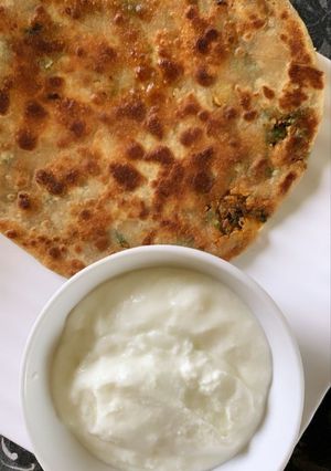 आलू का पराठा (aloo ka paratha recipe in Hindi) रेसिपी मुख्य फोटो