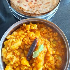 A picture of Bottle gourd-Pumpkin and Chana daal sabzi.