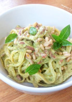Une photo de Pâtes à la crème de courgette et bacon