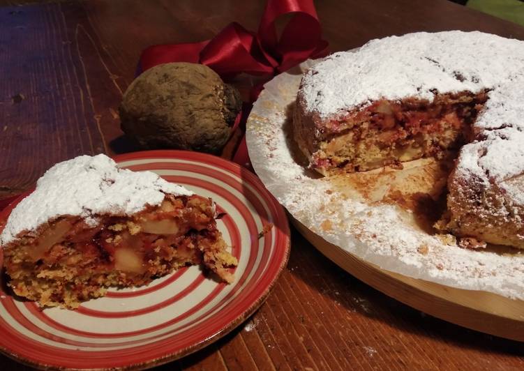 Torta con barbabietola e mele