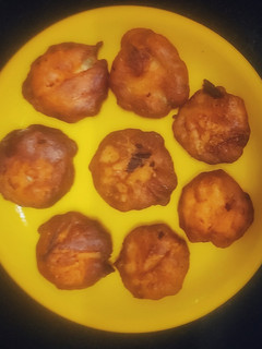 பீர்க்கங்காய் பஜ்ஜி (Ridge gourd bajji recipe in tamil) செய்முறை முக்கிய புகைப்படம்