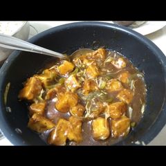 A picture of Tofu chilli.