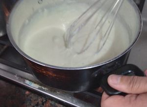 Una foto de Salsa blanca fácil