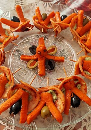 A picture of Pepperoni olive mint skewers.