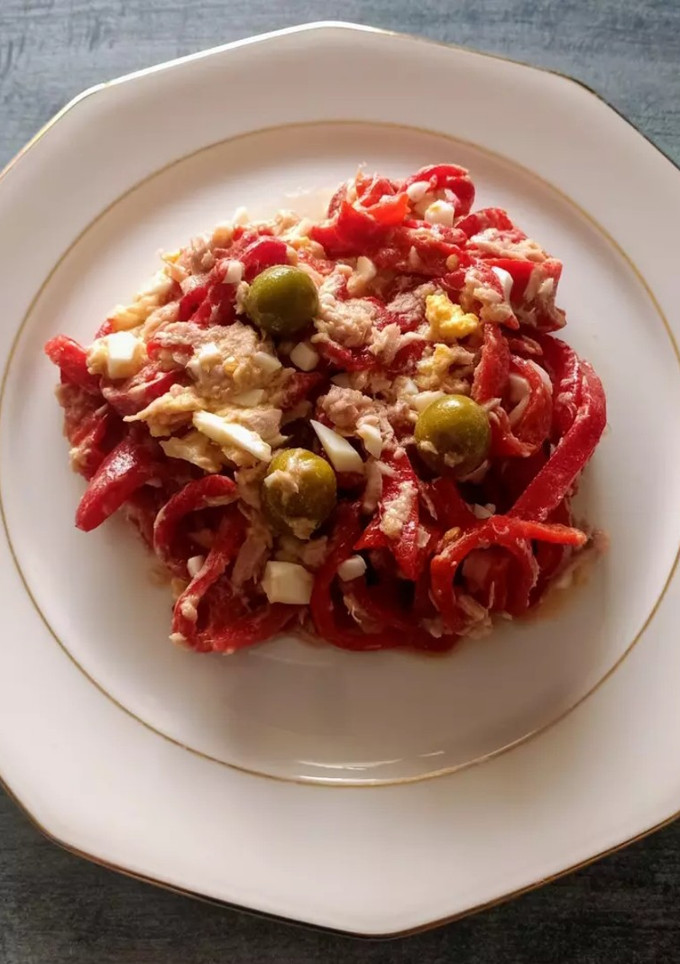 Una foto de Ensalada de pimientos rojos asados