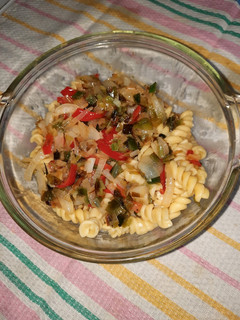Una foto de Ensalada de fideos con verduras