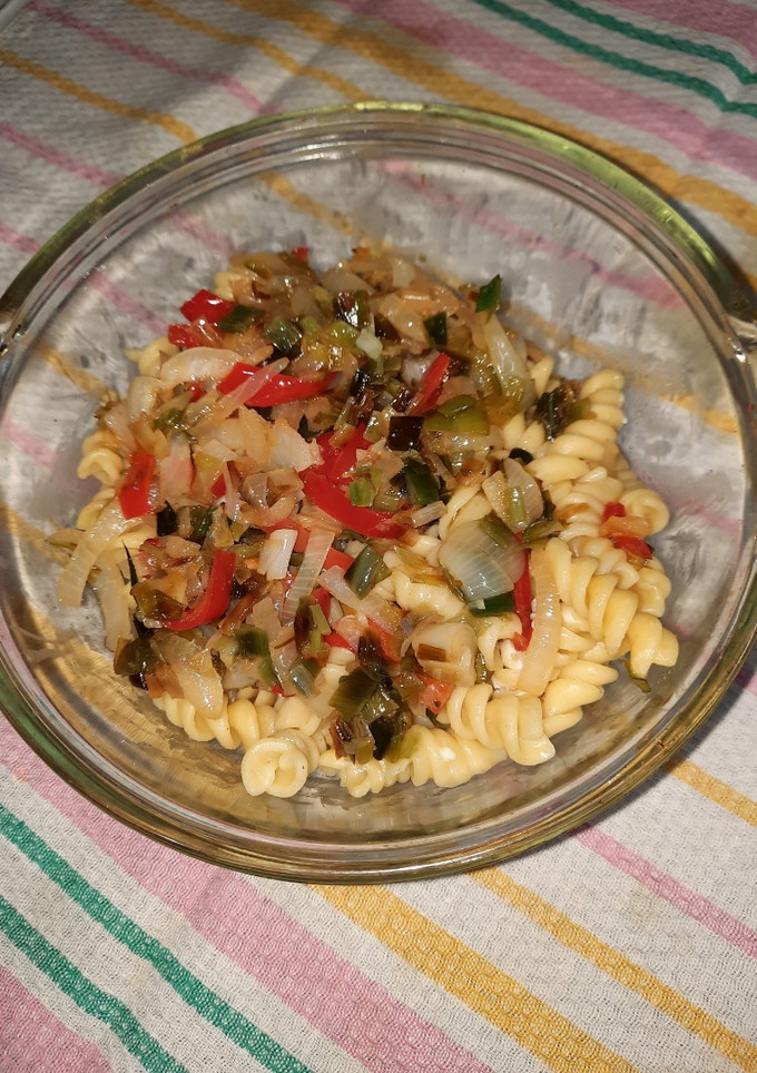 Una foto de Ensalada de fideos con verduras