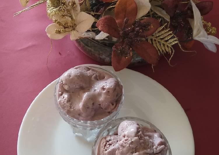 Recipe of Any-night-of-the-week Black current creamy icecream