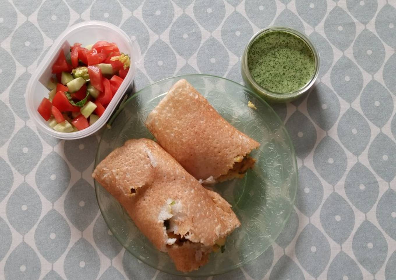Spicy Potato-filled Dosa with Green Chilli Chutney