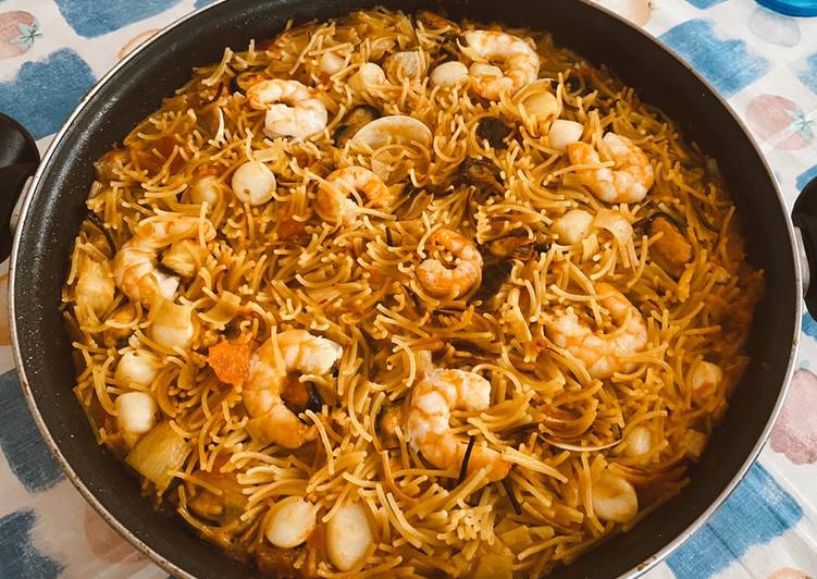 Fideuá Rossejat de marisco con un toque de horno