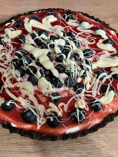Oreos mascarponés áfonyás epres pite sütés nélkül recept fotója