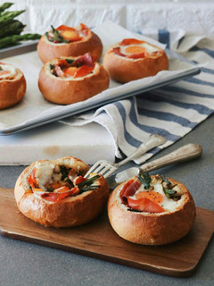 Una foto de Bollitos de pan rellenos al horno