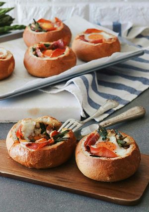 Foto principal de Bollitos de pan rellenos al horno