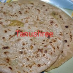 A picture of Aloo ka paratha.