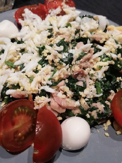 Una foto de Ensalada de espinacas