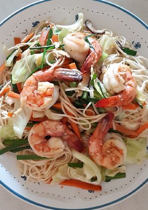 รูปของ "ผัดหมี่ซั่วกุ้งสด" 🍜🦐Chinese Fried Noodle with Shrimp