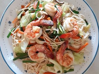 "ผัดหมี่ซั่วกุ้งสด" 🍜🦐Chinese Fried Noodle with Shrimp