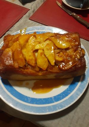 Una foto de Queque volteado de manzana