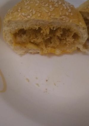 A picture of Chicken filling for buns.