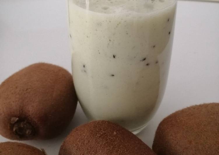 Recipe of Ultimate Kiwi smoothie