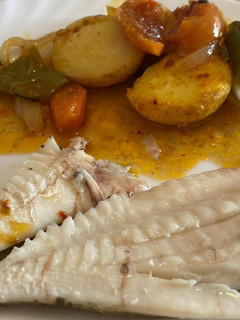 Una foto de Gallo de San Pedro al horno
