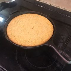 A picture of Southern skillet Cornbread.