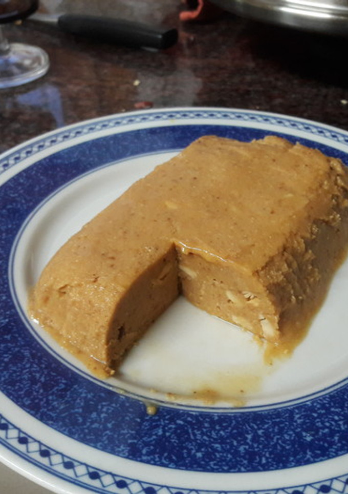 Una foto de Turrón de almendra y cacahuete sin gluten vegano 🥜