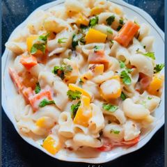 A picture of White Sauce Pasta.