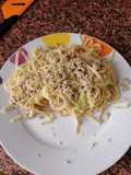 Tallarines con col y picada de cerdo