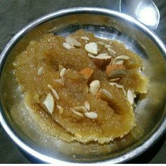 A picture of Suji ka halwa.