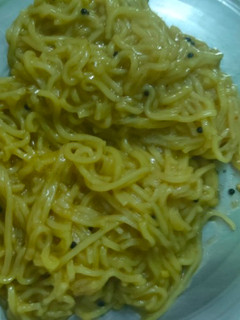 2 மினிட்ஸ் மேகி நூடுல்ஸ்(2 Minutes Maggi) செய்முறை முக்கிய புகைப்படம்