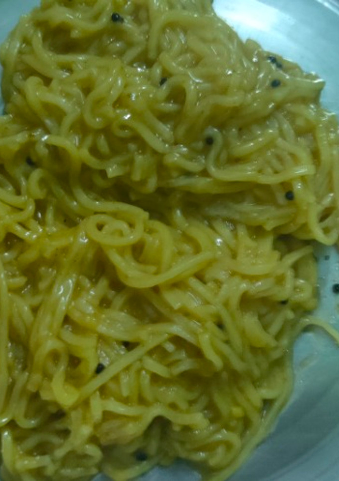 2 மினிட்ஸ் மேகி நூடுல்ஸ்(2 Minutes Maggi) செய்முறை முக்கிய புகைப்படம்