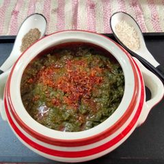 A picture of Bathua saag tempered with ajwain,ginger & red chilli powder.